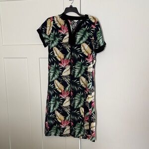 Tropical Leaf Print Short Sleeve Dress - Black with Green & Pink